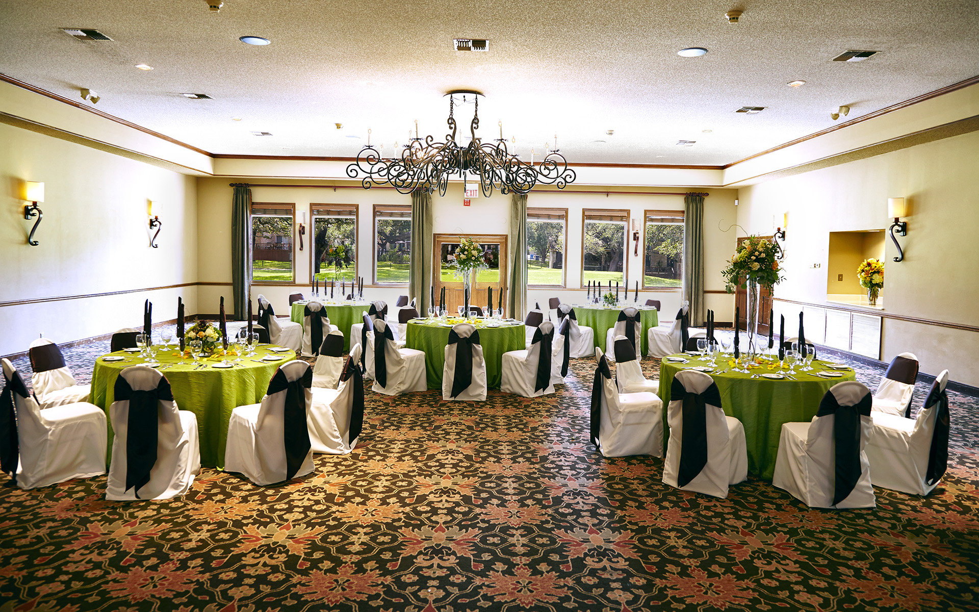 Fair Oaks_Wedding Tables_005_1920_1200.jpg