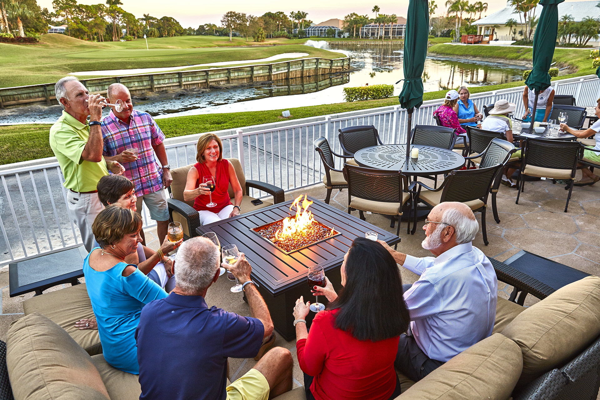 Monarch Country Club - Members on the patio