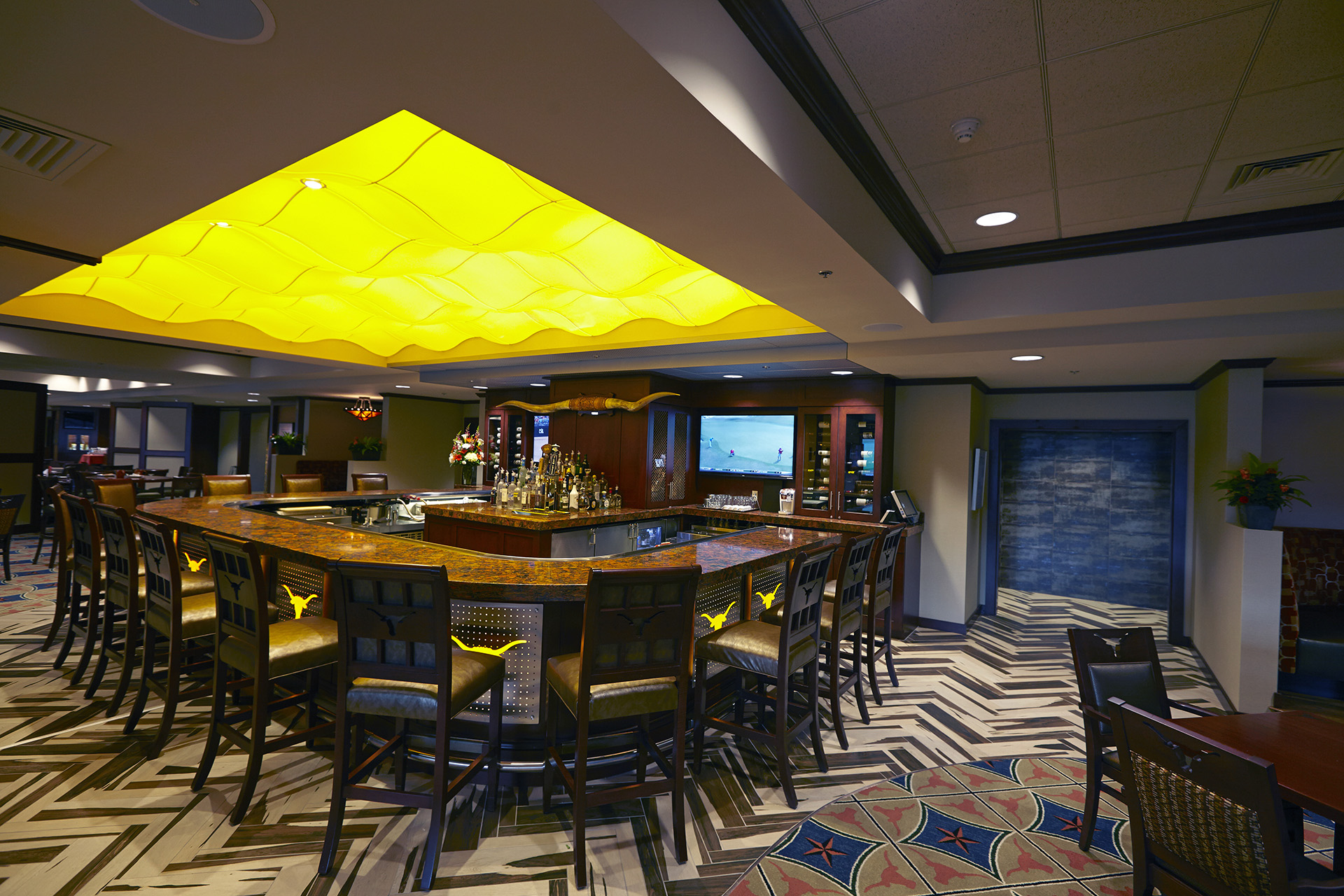 The University of Texas Club - Bar