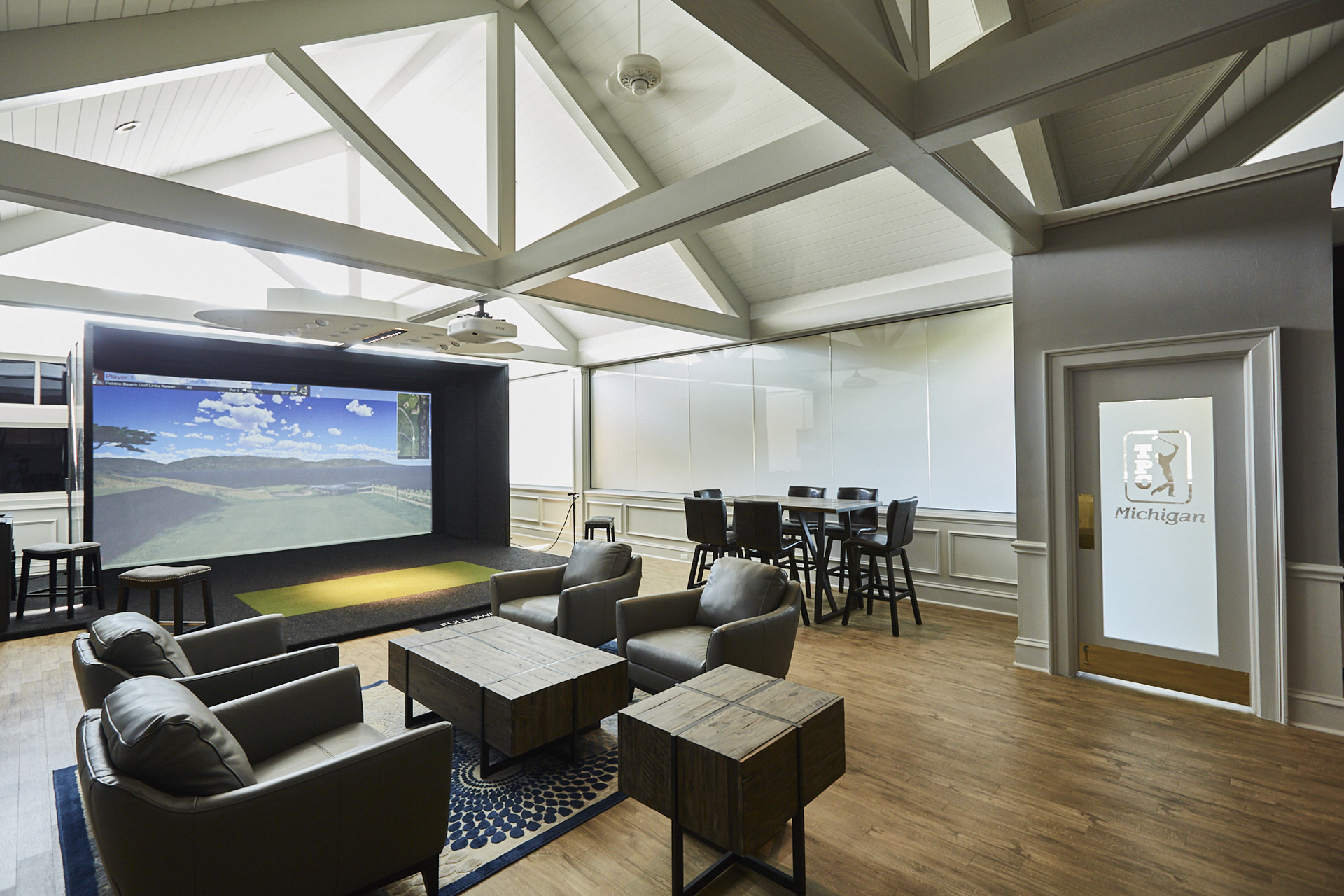 TPC Michigan - Golf Lounge